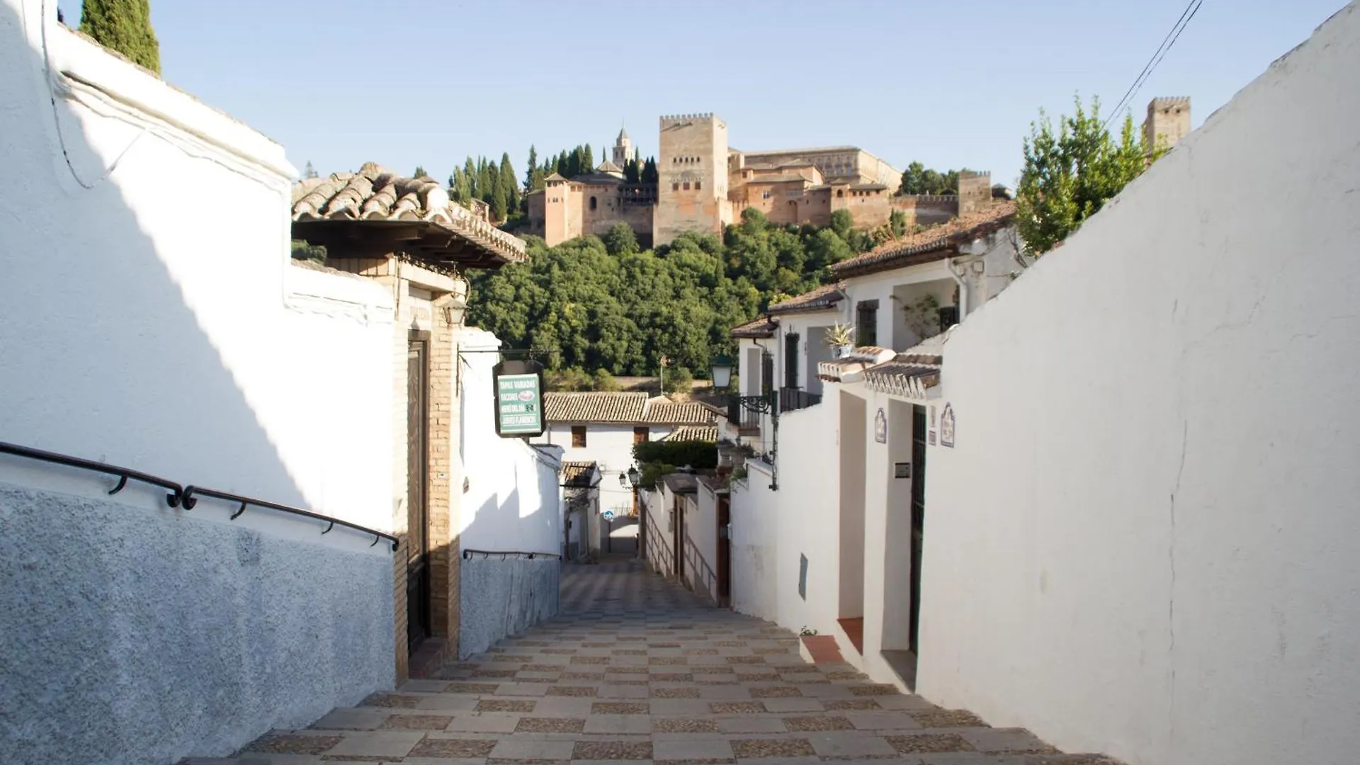 Sky Is Blue In Granada Private Parking Included Apartment